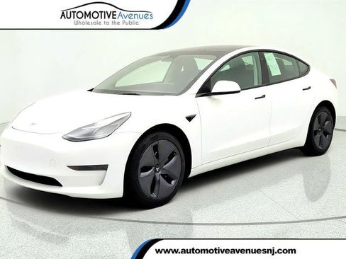 Used 2023 Tesla Model 3 Standard Range RWD image 1
