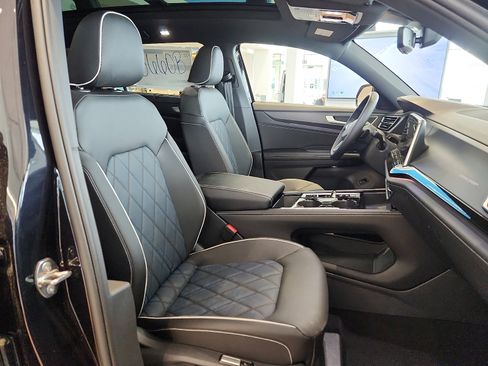 New 2026 Volkswagen Atlas Cross Sport SEL Premium R-Line image 15