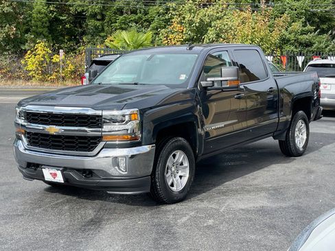 Used 2018 Chevrolet Silverado 1500 LT w/ All Star Edition image 3
