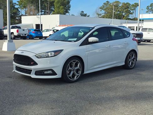 Used 2018 Ford Focus ST image 7