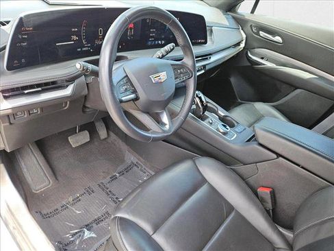 Used 2024 Cadillac XT4 Premium Luxury image 10