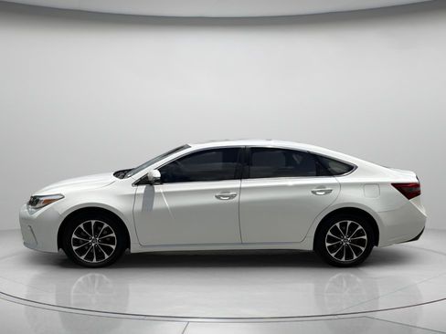 Used 2016 Toyota Avalon XLE FWD image 5