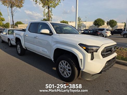 Used 2025 Toyota Tacoma SR5 RWD image 3