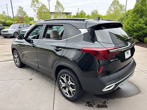 Used 2021 Kia Seltos EX AWD/4WD image 7
