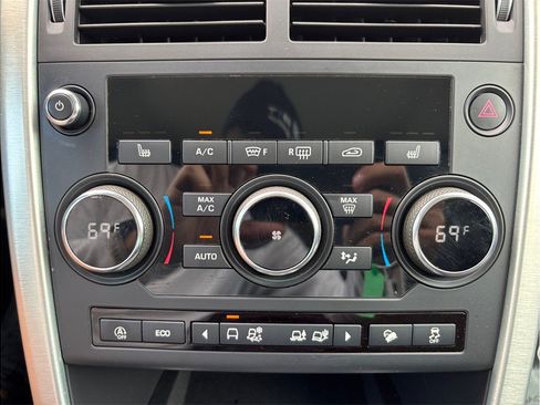 Used 2019 Land Rover Discovery Sport SE AWD/4WD image 29