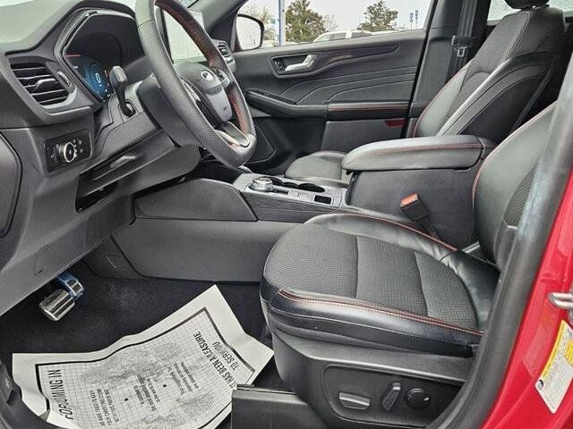 Certified 2023 Ford Escape ST-Line Select w/ Tech Pack #2 AWD/4WD image 5
