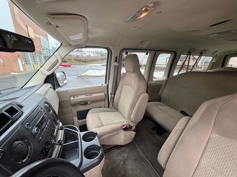 Used 2013 Ford E-350 and Econoline 350 XLT image 11