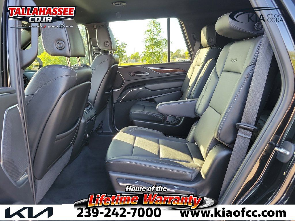 Used 2021 Cadillac Escalade Luxury RWD image 17