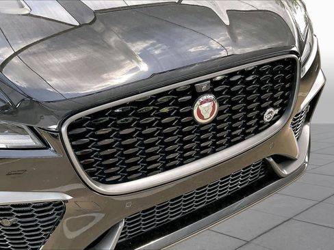 Used 2022 Jaguar F-PACE SVR AWD/4WD image 30