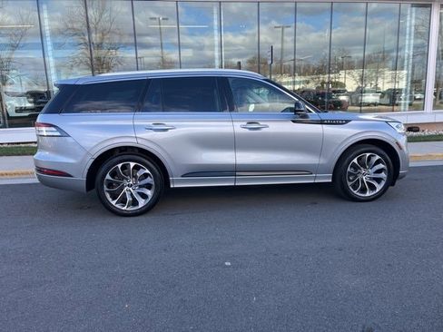 Used 2023 Lincoln Aviator Grand Touring w/ Equipment Group 301A image 9