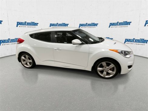 Used 2013 Hyundai Veloster image 13