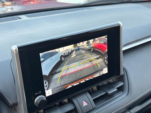 Used 2025 Toyota RAV4 XLE image 17