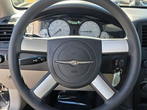 Used 2007 Chrysler 300 image 16