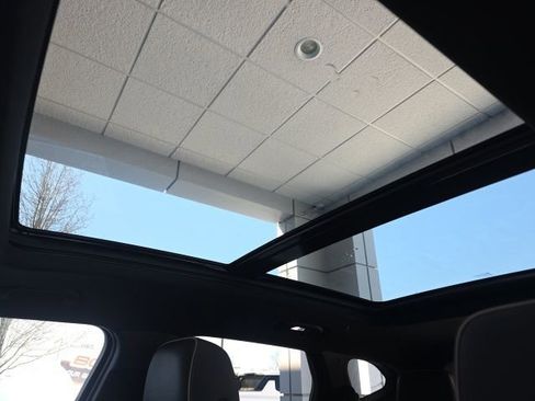 Used 2023 Chevrolet Blazer Premier w/ Driver Confidence II Package image 32