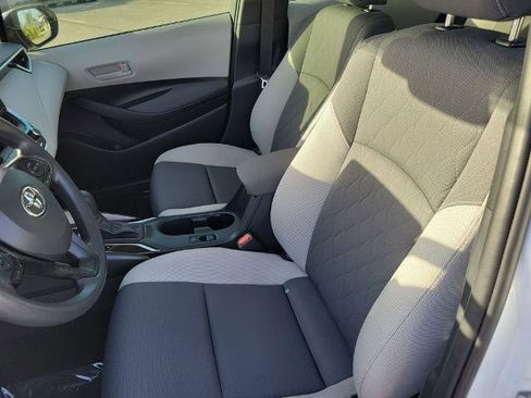 Used 2025 Toyota Corolla LE image 19
