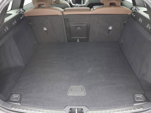 Used 2025 Volvo V60 B5 Cross Country Plus image 30