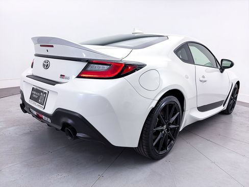 Used 2024 Toyota GR86 Premium RWD image 14