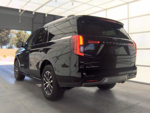 Used 2025 Ford Expedition Platinum AWD/4WD image 7
