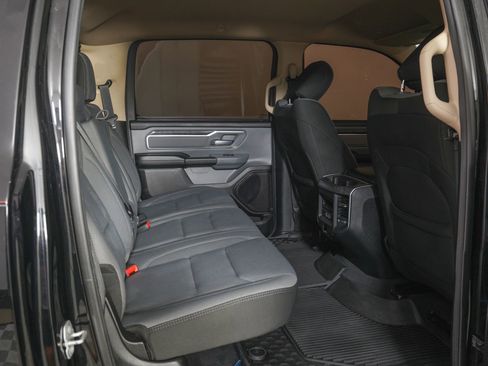 Used 2019 RAM 1500 Big Horn AWD/4WD image 10