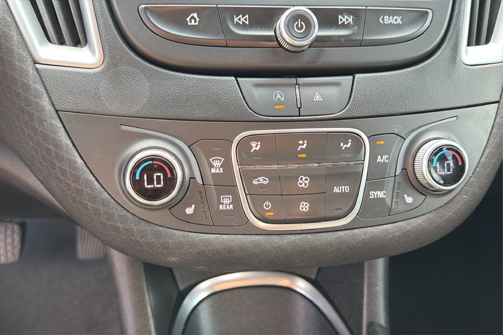 Used 2024 Chevrolet Malibu LT FWD image 30