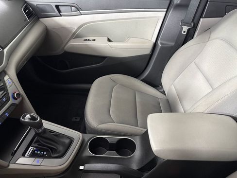 Used 2018 Hyundai Elantra SEL FWD image 19