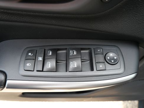 Used 2020 Jeep Cherokee Limited AWD/4WD image 20