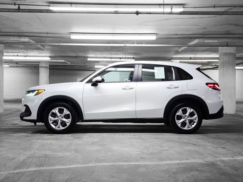 Certified 2023 Honda HR-V LX image 12