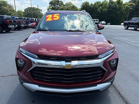 Used 2025 Chevrolet TrailBlazer LT w/ LPO, Blackout Package FWD image 28
