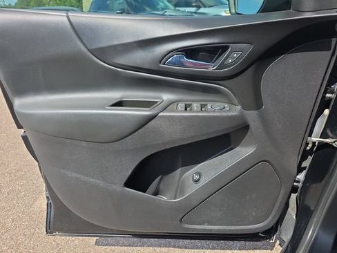 Used 2021 Chevrolet Equinox LT FWD image 17