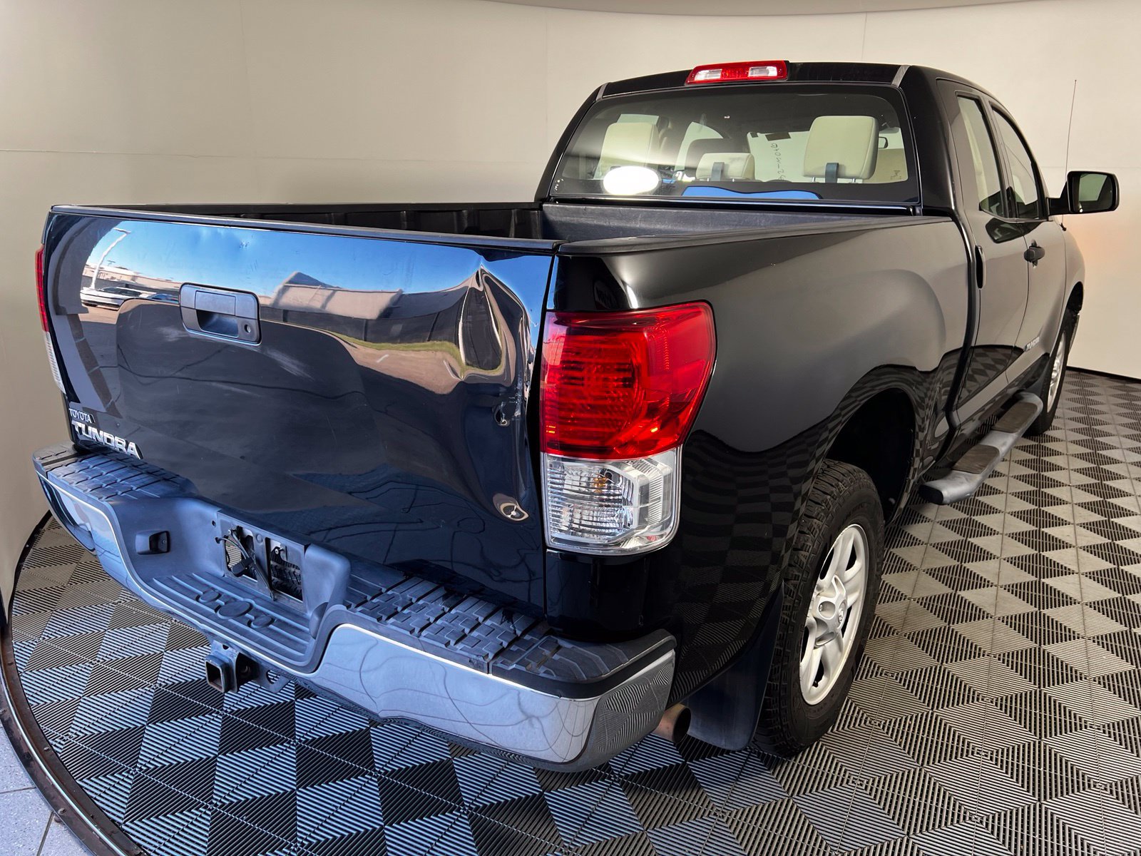 Used 2011 Toyota Tundra 2WD Double Cab w/ Tow Pkg image 5