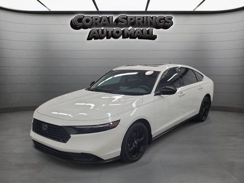 Certified 2025 Honda Accord SE image 3