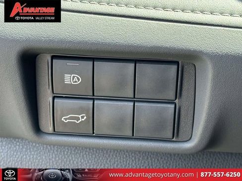 Certified 2024 Toyota Highlander XLE AWD/4WD image 27