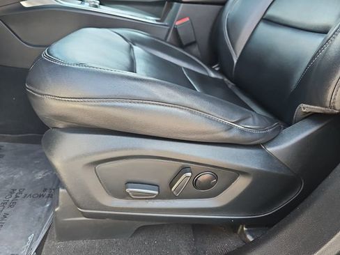 Used 2023 Ford Explorer XLT w/ Equipment Group 202A image 12