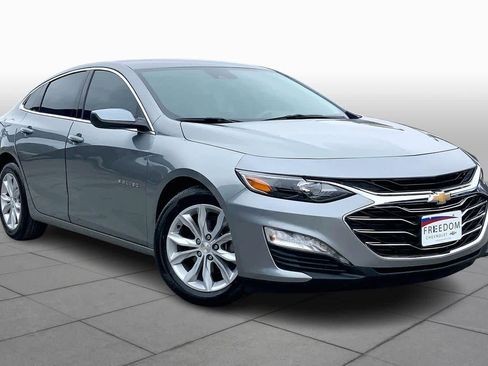 Certified 2025 Chevrolet Malibu LT image 2