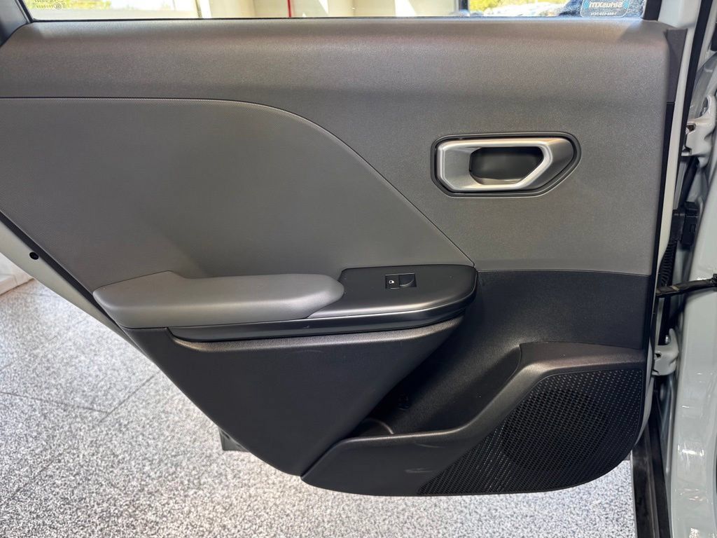 Used 2025 Kia K4 FWD image 34