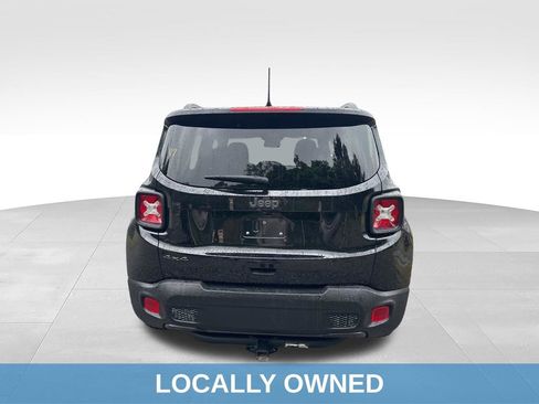 Used 2021 Jeep Renegade Latitude AWD/4WD image 6