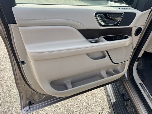 Used 2019 Lincoln Navigator Reserve w/ Cargo Package image 10