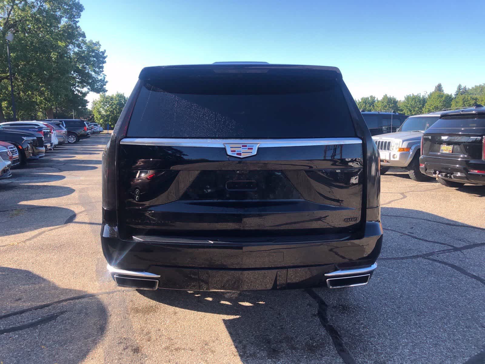 Certified 2023 Cadillac Escalade Premium Luxury w/ LPO, Floor Liner Package AWD/4WD image 4