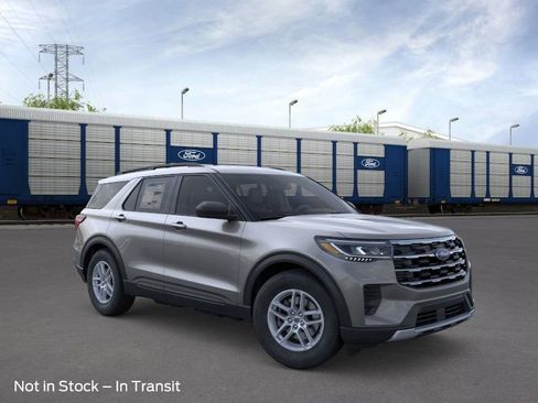 New 2026 Ford Explorer Active AWD/4WD image 8
