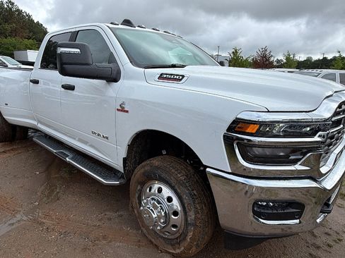 New 2026 RAM 3500 Big Horn AWD/4WD image 5