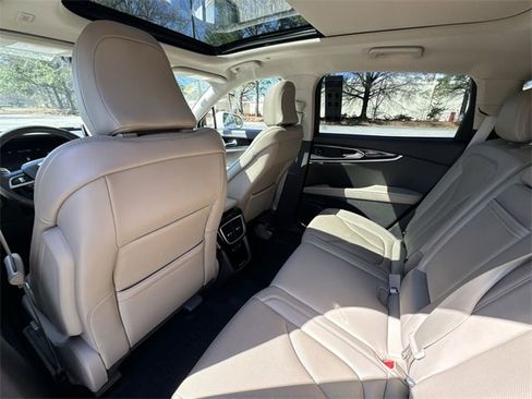 Used 2022 Lincoln Nautilus Reserve w/ Equipment Group 201A image 24