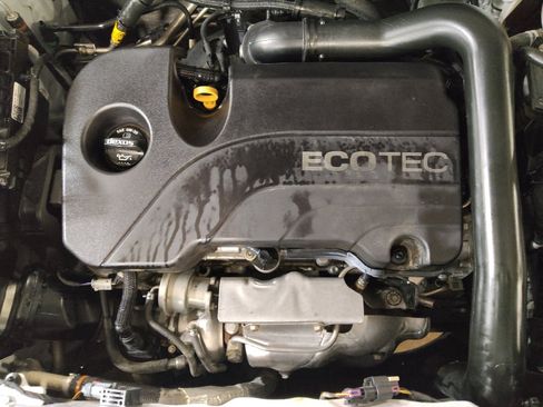 Used 2018 Chevrolet Equinox LS image 30