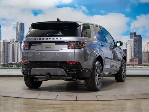 Certified 2025 Land Rover Discovery Sport Dynamic SE image 8