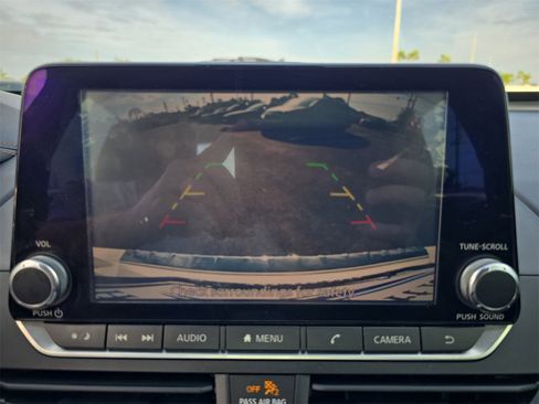 Used 2020 Nissan Altima 2.5 SR w/ Premium Package image 19