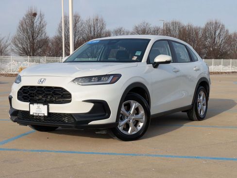 Used 2023 Honda HR-V LX image 2