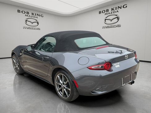 Used 2017 MAZDA MX-5 Miata Grand Touring image 3