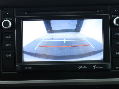 Used 2017 Toyota Tacoma SR5 image 15