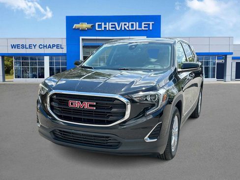 Used 2020 GMC Terrain SLE FWD image 1