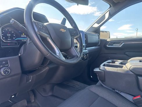 Used 2023 Chevrolet Silverado 1500 LT AWD/4WD image 16