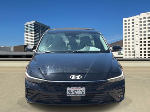 Used 2024 Hyundai Elantra Limited FWD image 2